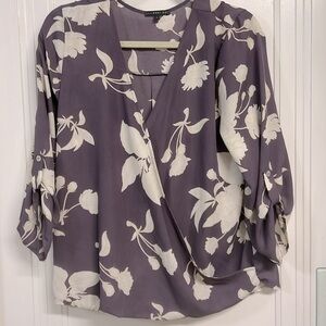 West Kei Allan Roll Tab Blouse Floral 
Size L dressy casual size L purple